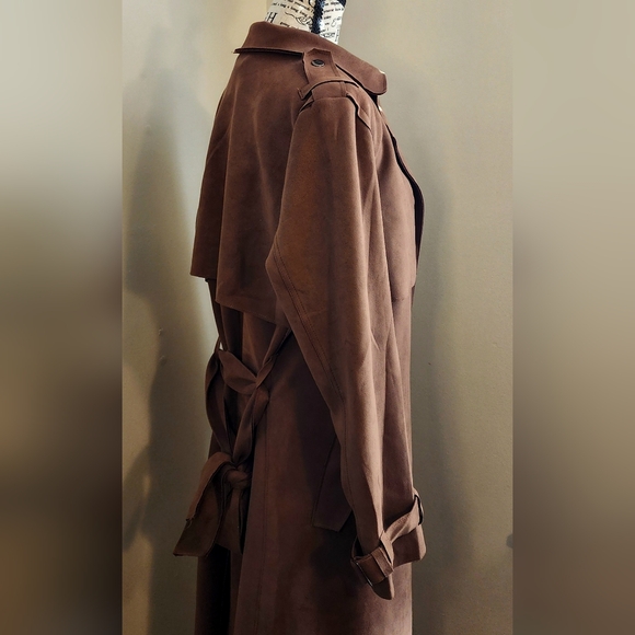 Haute Monde Classic Tan Trench Coat - Picture 7 of 11